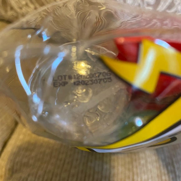 ❤️💛💙💚NWT Boys Sanitizer 5PC Wellness Kit - Picture 7 of 7